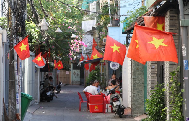 Rực rỡ cờ hoa chào mừng 49 năm Ngày Giải phóng miền Nam, thống nhất đất nước- Ảnh 6. Rực rỡ cờ hoa chào mừng 49 năm Ngày Giải phóng miền Nam, thống nhất đất nước- Ảnh 6.
