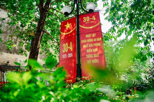 Rực rỡ cờ hoa chào mừng 49 năm Ngày Giải phóng miền Nam, thống nhất đất nước- Ảnh 11. Rực rỡ cờ hoa chào mừng 49 năm Ngày Giải phóng miền Nam, thống nhất đất nước- Ảnh 11.